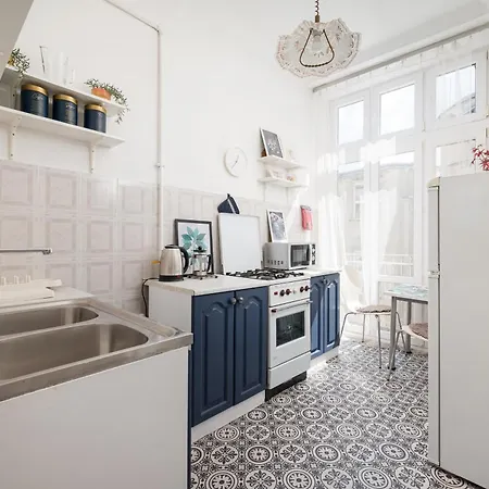 Apartman Hoza Artistic Charm By Bookinghost