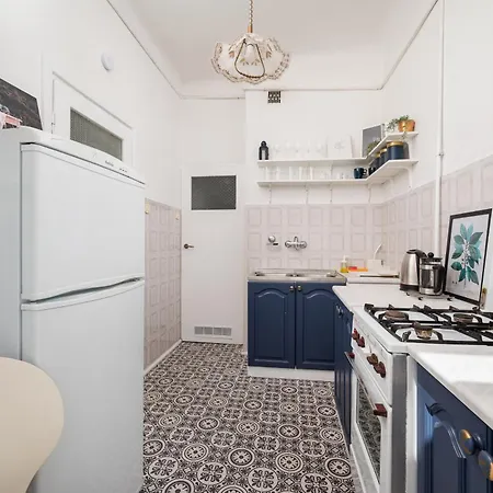 Apartman Hoza Artistic Charm By Bookinghost *
