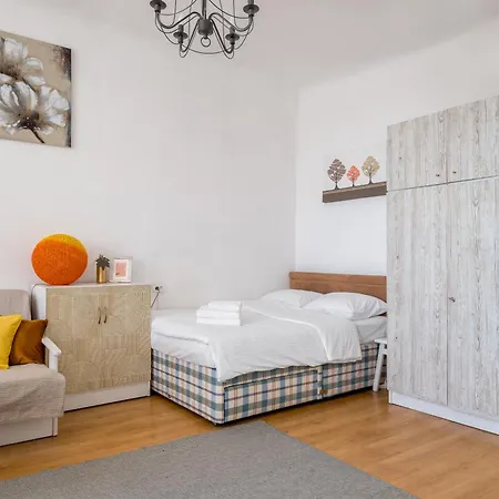 Apartman Hoza Artistic Charm By Bookinghost